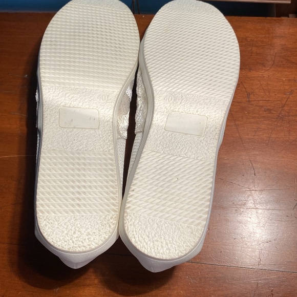 New without tags! KS2 White & Light Taupe Espadrilles. Size US10-EUR 40. - Picture 11 of 12